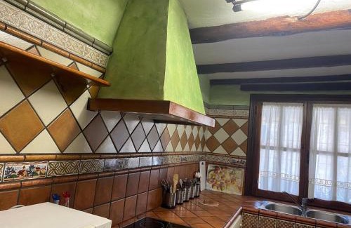 Hinojosa de Jarque House | Pet-Friendly Haven at Casa Victoria for the Whole Family