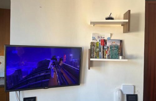 Vigevano Apartment | Casa Vigevanese: Pet-Friendly Retreat with Hot Tub Awaits
