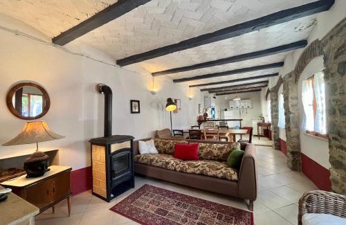 Bonzeto Villa | Relax at Casa Vigneto - Poolside Villa, Pet-Friendly Stay