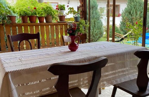 Beclean House | Pet-Friendly Casa Viki: Rated 8/10 with Breakfast & Kitchen