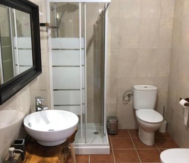 Friol House | Immerse in Comfort at Casa Vilar de Friol, 4-Star Retreat