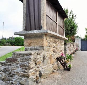 Friol House | Immerse in Comfort at Casa Vilar de Friol, 4-Star Retreat