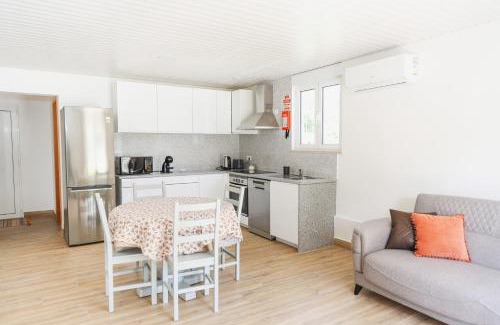 Arcozelo House | Casa Vilar R/C: Guest Rated 9.8, Pet and Child Friendly