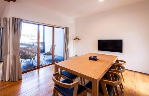 Dazaifu House | Casa Villa 連歌屋 Wooden detached house in Dazaifu