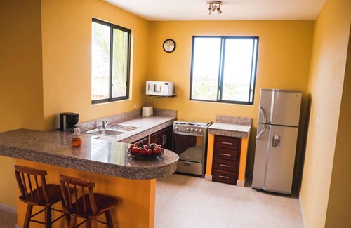 Puerto Cayo Apartment | Sea View Escape at Casa Villa: Poolside Relaxation Await