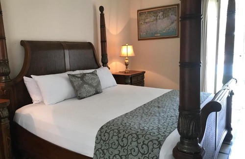 Merida Municipality House | Discover Casa Villa Mercedes: Family-Friendly with Pool & Hot Tub