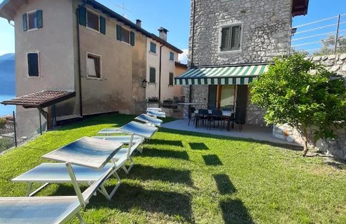 Assenza House | Inviting Casa Sommavilla: Pet & Child Friendly Retreat