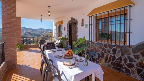 Almachar Villa | Relax at Casa Villalba Almachar: 4-Star Family Retreat