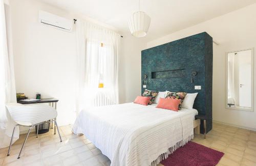 Salina Apartment | Pet-Friendly Casa Villea: Oceanfront Escape with Breakfast