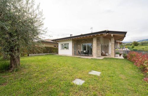San Felice del Benaco House | Oceanfront Retreat at Casa Vincenzo - Guest Rated 9.8/10