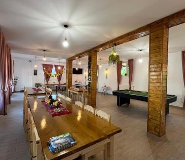 Nehoiu House | Casa Vio: Family-Friendly Retreat with Pool and Hot Tub