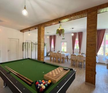 Nehoiu House | Casa Vio: Family-Friendly Retreat with Pool and Hot Tub