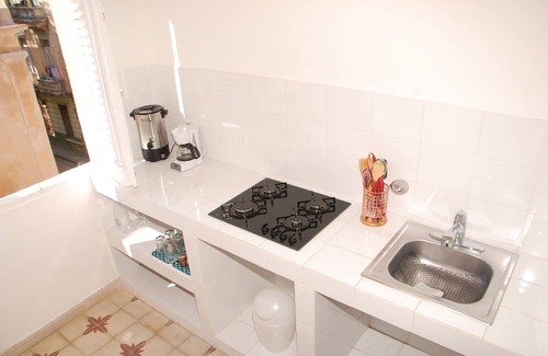 Old Havana House | Elegant Casa Violeta: Spa Retreat with Breakfast Included