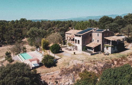 Navas Villa | CASA VISAL - Elegant Villa with Pool & Scenic Garden Oasis