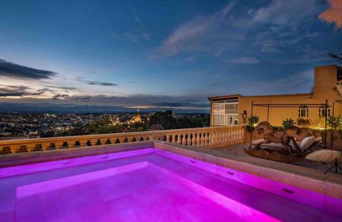 Zona Centro House | Impressive Casa Vista Villa with Pool, Staff & Breakfast
