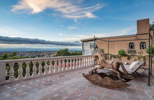 Zona Centro House | Impressive Casa Vista Villa with Pool, Staff & Breakfast