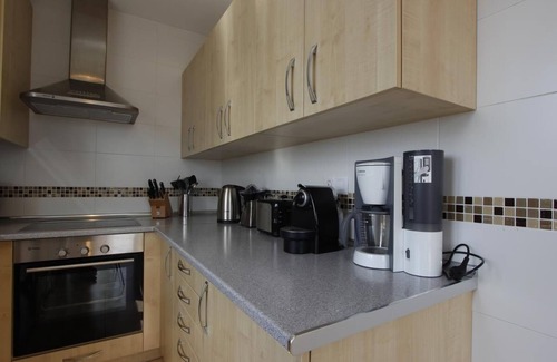Conil de la Frontera City Center House | Casa Vista Africa: Cozy Retreat with Pool & Sea Views