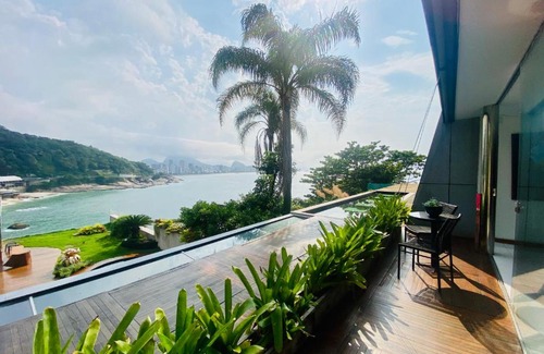 Barra da Tijuca House | Relax at Casa Vista Mar e Corcovado with Pool & Pet Access