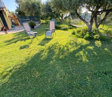 Imperia House | Casa Vista Mare: Oceanfront Stay with Garden and Parking