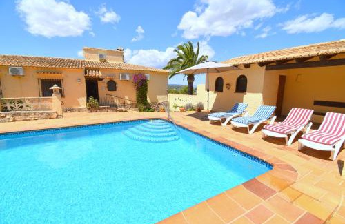 Balcon del Mar Ski Chalet | Discover Casa Vista Montgo in Javea with Pool Access