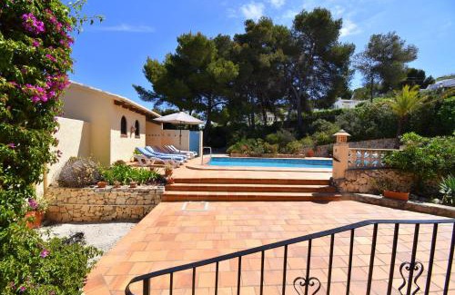 Balcon del Mar Ski Chalet | Discover Casa Vista Montgo in Javea with Pool Access