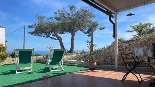 Mattinata Apartment | Casa Vittoria: Oceanfront Getaway with Pet-Friendly Perks