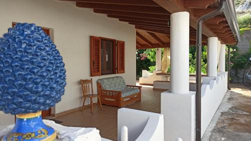 Vulcano Porto House | Exceptional Casa Volcanalia: Pet-Friendly Family Retreat