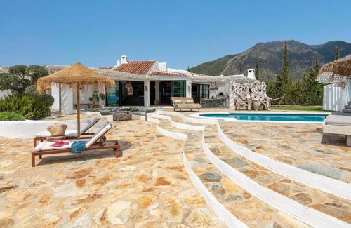 Canillas de Aceituno Villa | Discover Casa Wils: A 10/10 Retreat with Pool & Spa