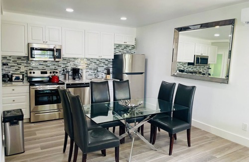Allapattah House | Elegant Casa Wynwood: 4 Bedrooms, Ocean Views & Spa