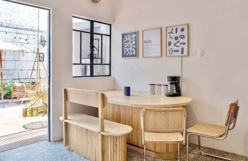 La Condesa House | Spacious Condesa House: Perfect for 16, Pet Friendly Stay