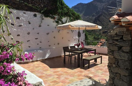 Valle Gran Rey Apartment | Child-Friendly Retreat at Casa Xavi with Great Reviews