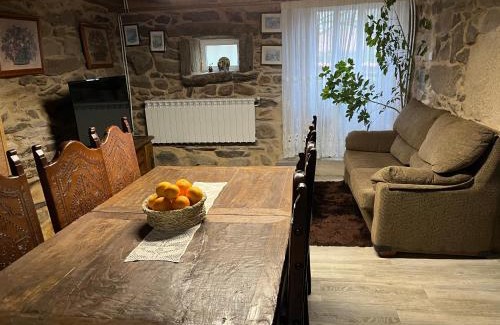 Monterroso House | Casa Xulián: Family-Friendly Getaway with Pet Amenities