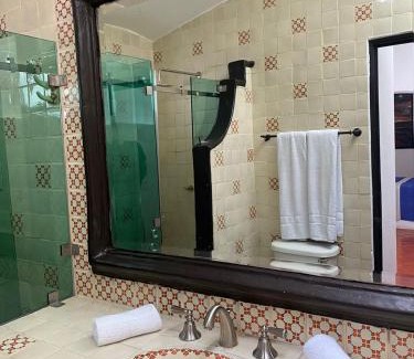 Ajijic Hotel | Discover Casa Yollotzin: 4-Star Stay with Pet-Friendly Perks