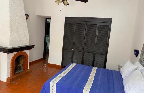 Ajijic Hotel | Discover Casa Yollotzin: 4-Star Stay with Pet-Friendly Perks