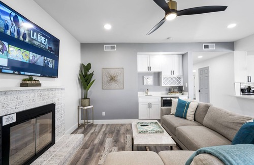 Chandler House | Experience Casa Yucca 1: Family-Friendly with Pool & Breakfast