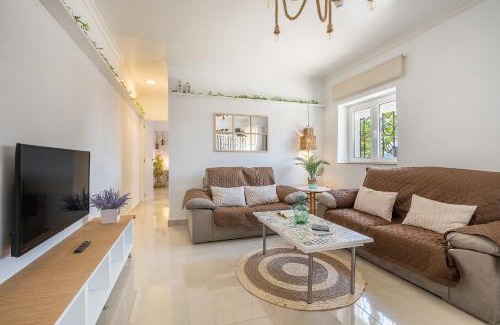 Genil House | Family-Friendly Stay at Casa Zahareña with Pet Perks