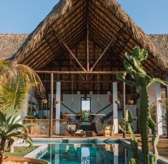 El Paredon Hotel | Discover Casa Zala: Family-Friendly Retreat with Pool