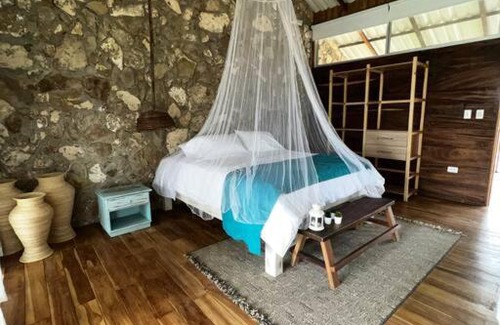 Cordoba Villa | Cozy Casa Zazil: Oceanfront Retreat with Hot Tub & Views