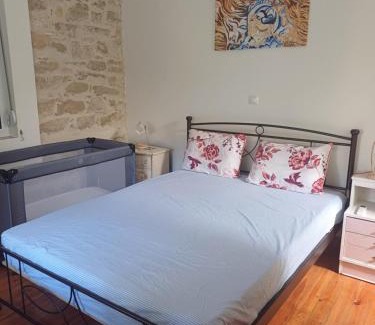 Loutraki House | Casa Zervos - Abode of Light with Family-Friendly Amenities