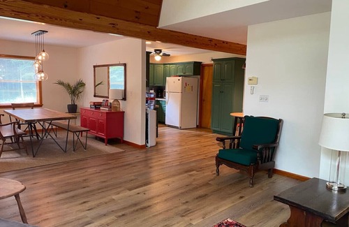 Roxbury Apartment | Explore Casa Zorro: 10 Min to Wedding Venues, Pet Friendly