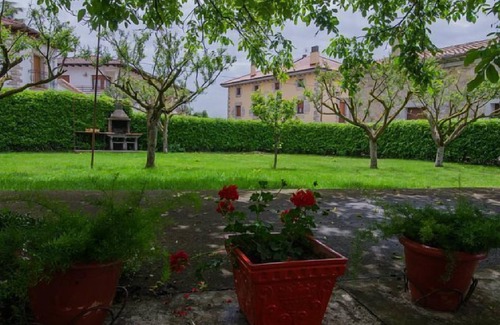 Ibero Cottage | Casa Zubiri-Anocibar I y II: Ideal Stay for 10 Guests
