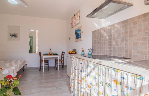 Innamorata House | Villa Moira: Cozy One-Room Apartments by Innamorata Beach
