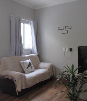 Serra Negra House | Casa1sn - Casa completa com jardim privativo e chuveirão refrescante!