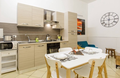 Quartieri Spagnoli House | Casa90 Holiday Home: Guest Rated 10/10 with Pool & Breakfast