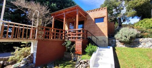 Tandil Cabin | Discover CasaAlpina: Oceanfront Oasis with Hot Tub & Pool