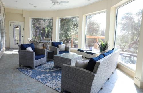 Lakeway House | Relax at CasaAzul: Family-Friendly with a Hot Tub