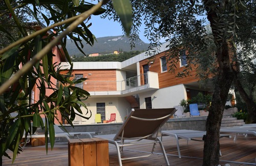 Campagnola Apartment | Explore CASABANA App.GIRASOLE: Garden, Pool & Ocean Views