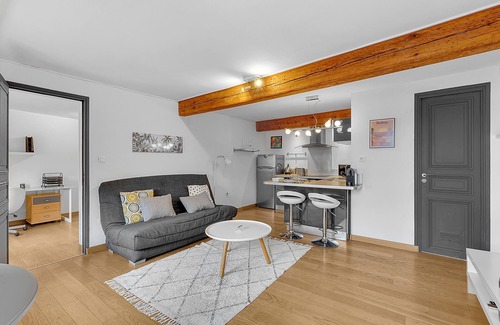 Carmes Apartment | Relaxing Casabene One Bedroom Apartment with Spa & Breakfast