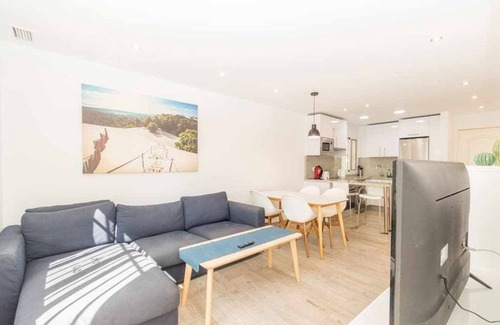 Torreblanca Apartment | Casablanca 2: Contemporary Apartment Near Top Attractions