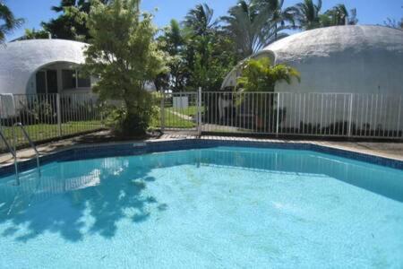 Trinity Beach Apartment | Tranquil Oceanfront Escape at Casablanca Domes Trinity Beach